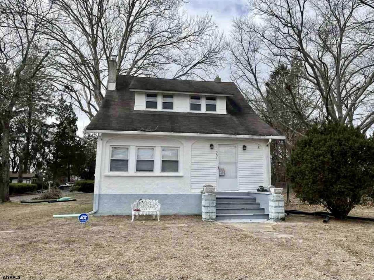 557 White Horse - Photo 1