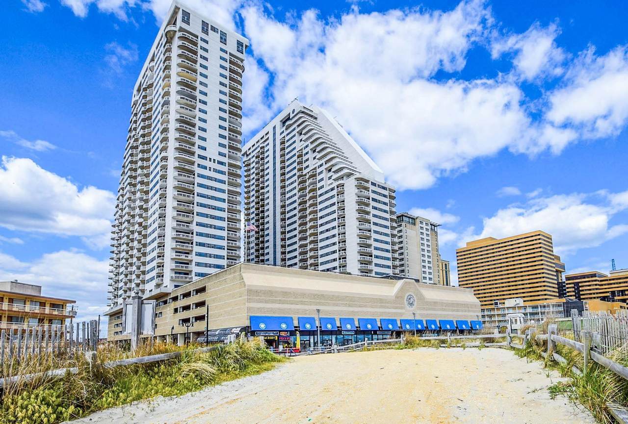 3101 Boardwalk - Photo 1