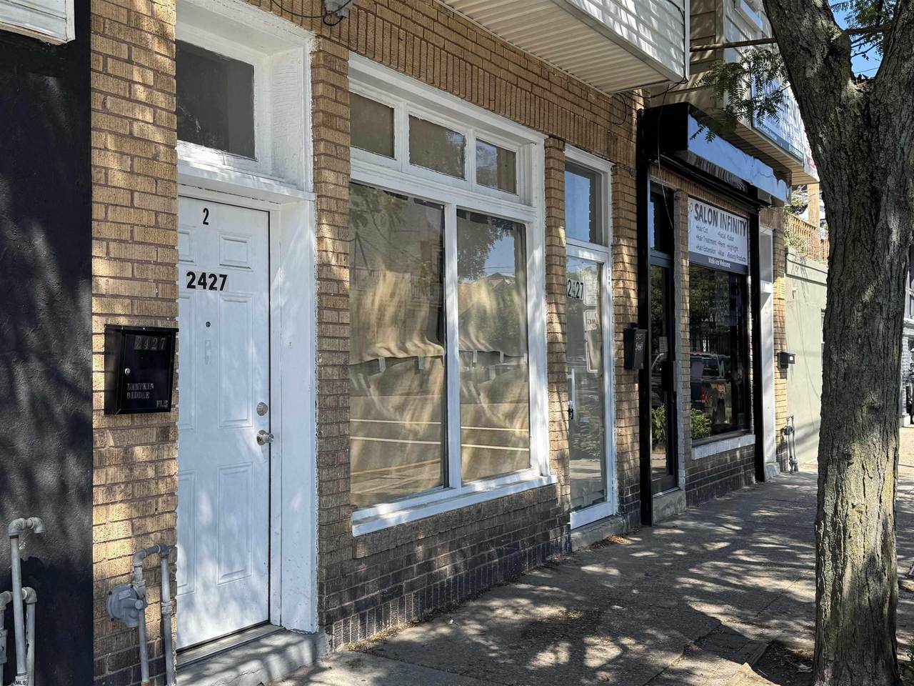 2427 Arctic Avenue - Photo 1