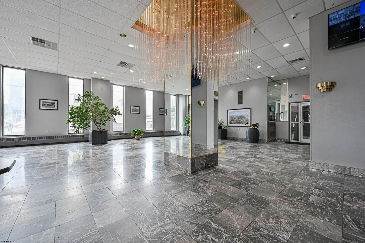 3817 Ventnor - Photo 1