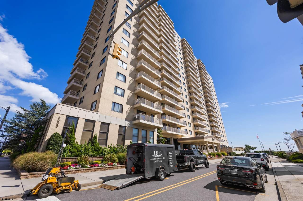 5000 Boardwalk - Photo 1