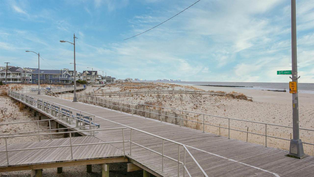 https://bt-photos.global.ssl.fastly.net/sjersey/1280_boomver_1_600972-2.jpg