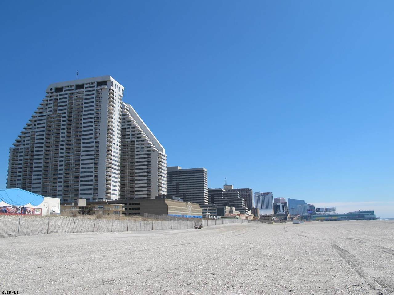 3101 Boardwalk - Photo 1