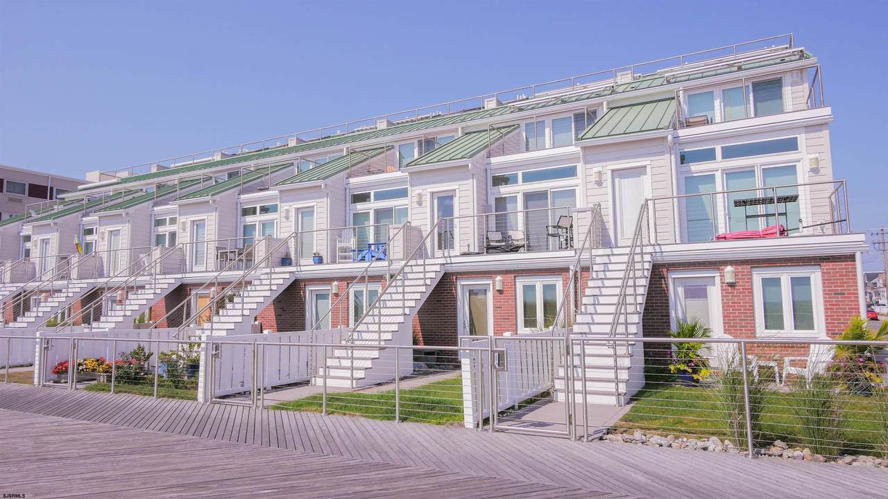 5208 Boardwalk - Photo 1