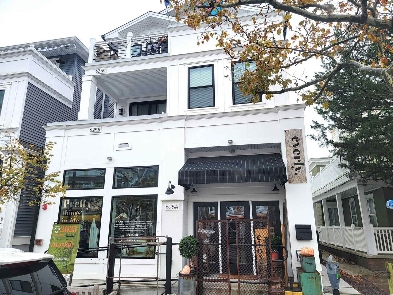 625 Asbury - Photo 1