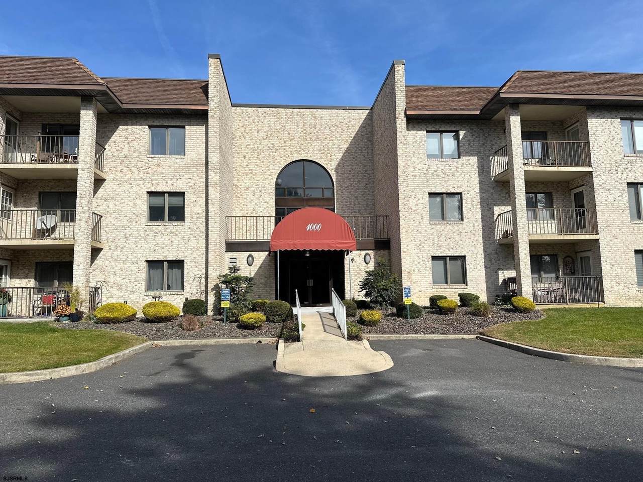 1108 Dolphin - Photo 1