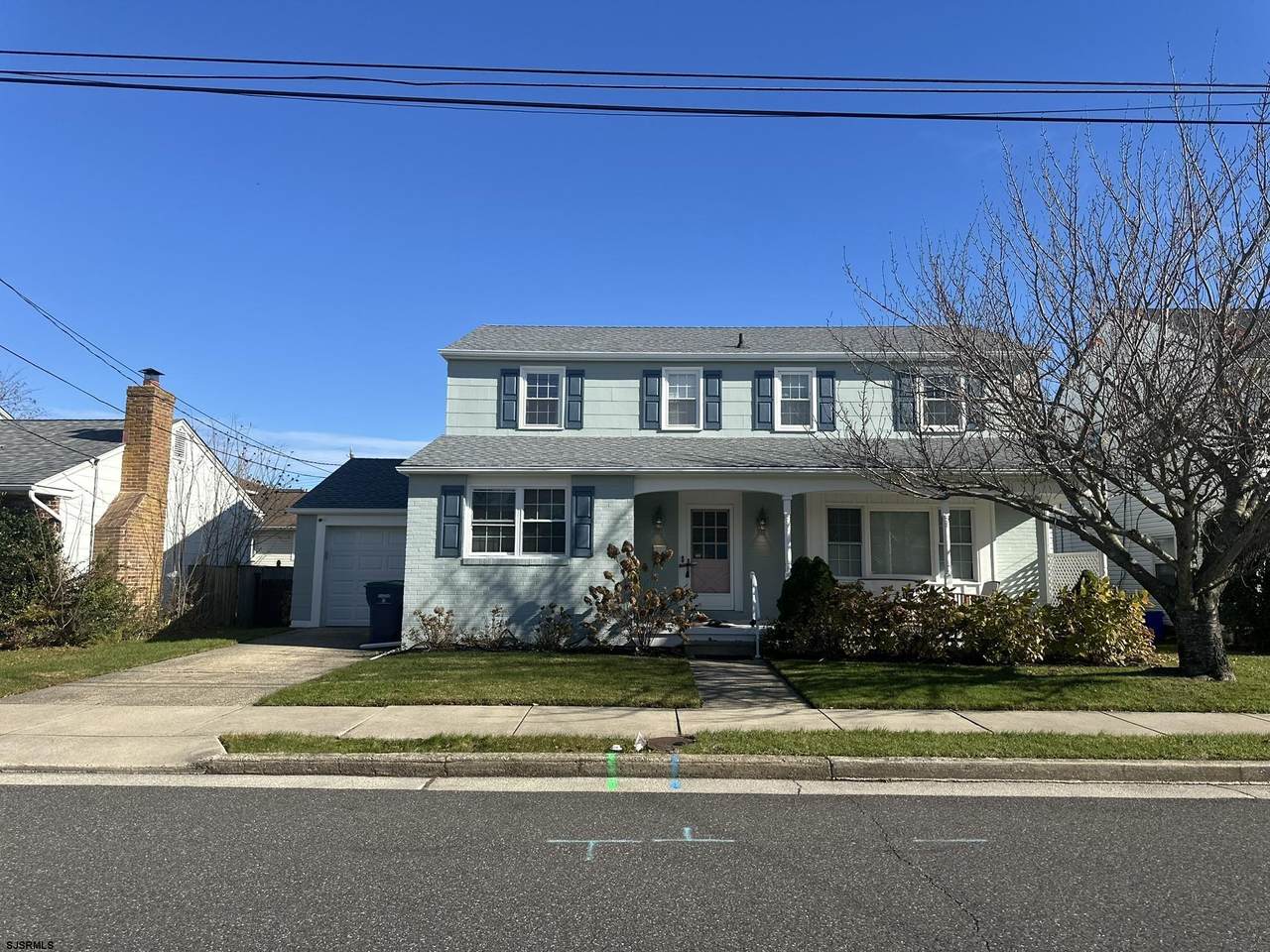 611 Delavan - Photo 1