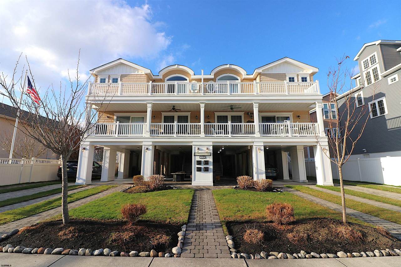 9505 Monmouth - Photo 1