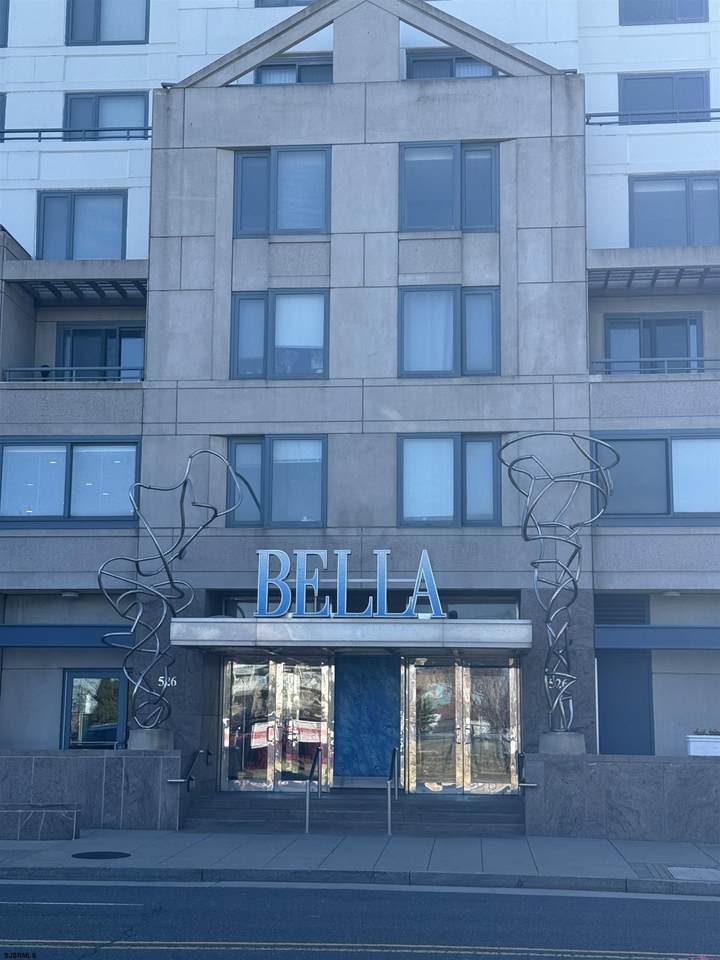 526 Pacific #408 - Photo 1