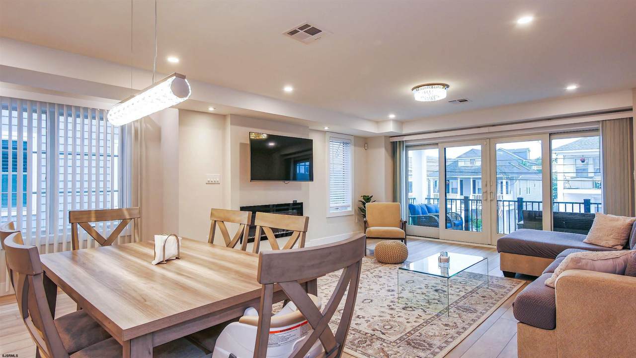 15 Jefferson - Photo 1