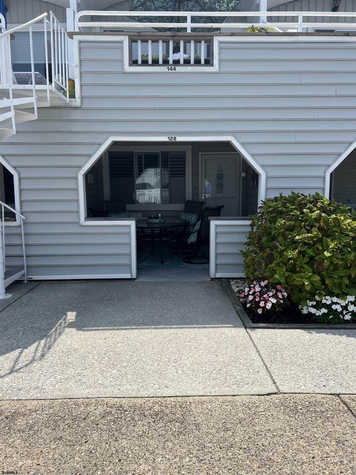 9510 Amherst Ave - Photo 1