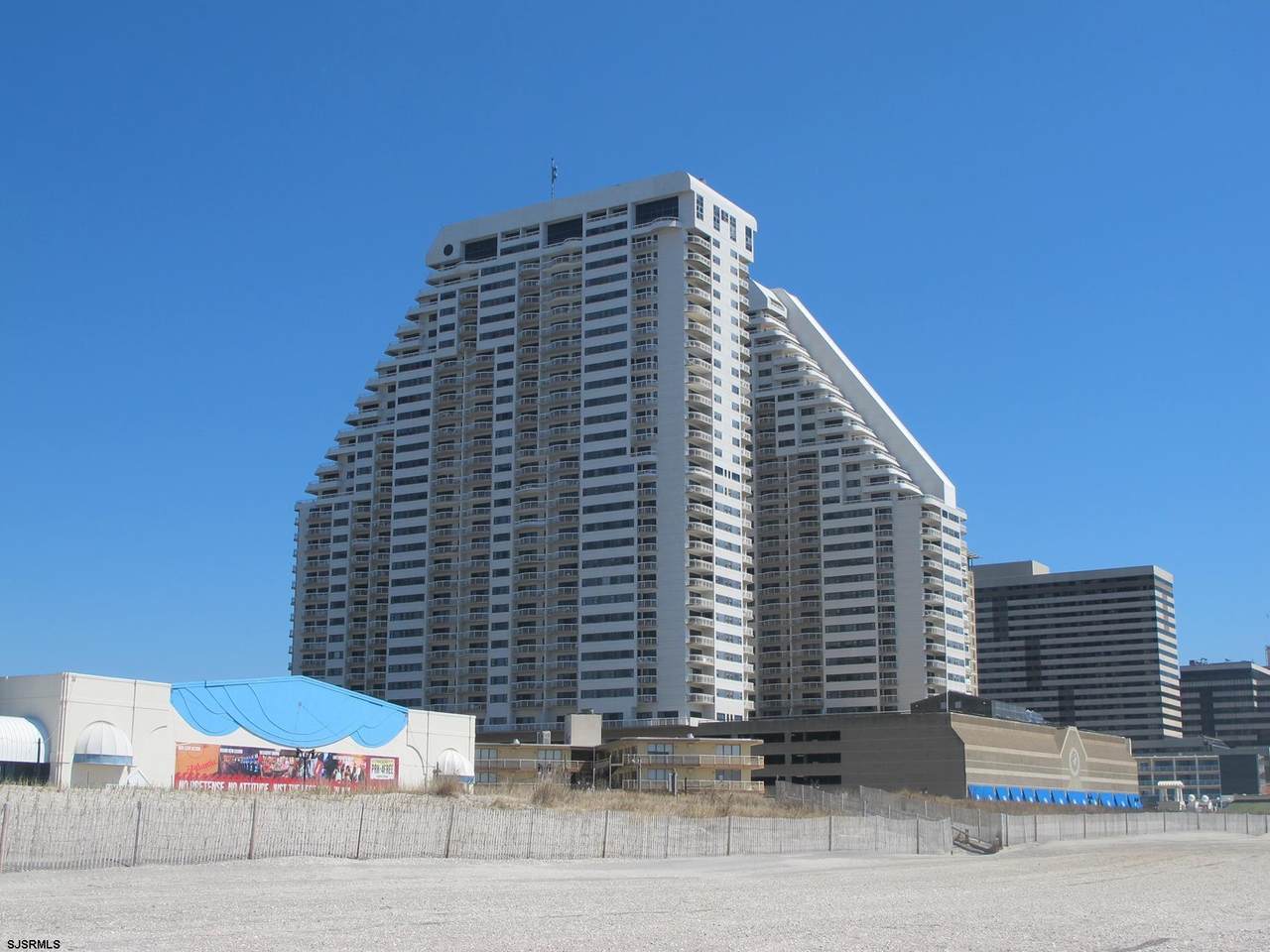 3101 Boardwalk - Photo 1