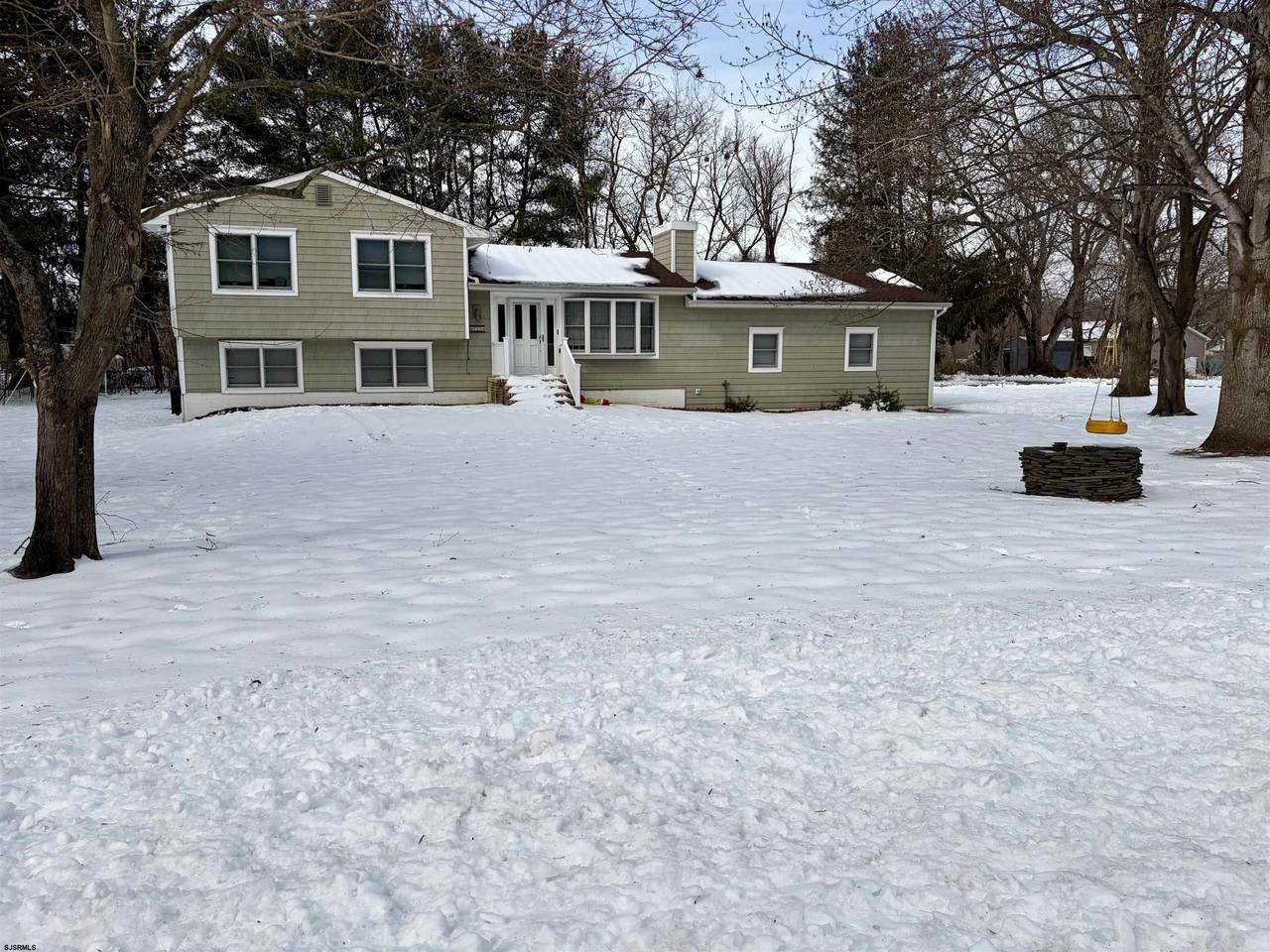 155 Chestnut St - Photo 1