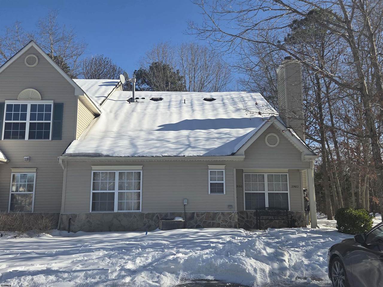 2900 Falcon Ct - Photo 1