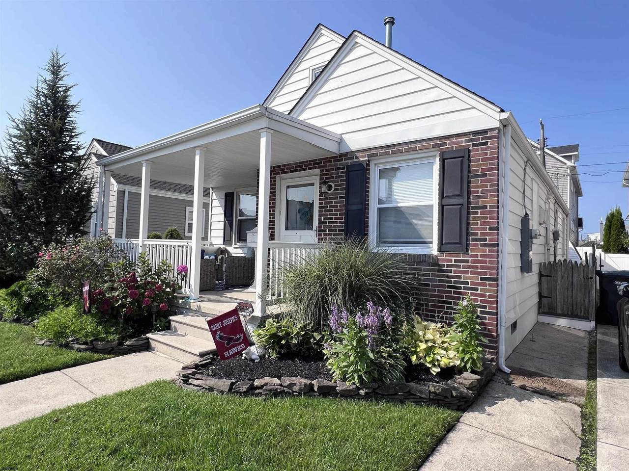216 Mansfield - Photo 1