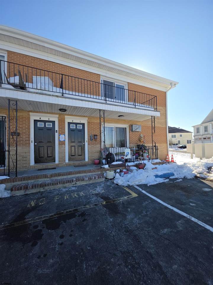 2304 Hamilton - Photo 1