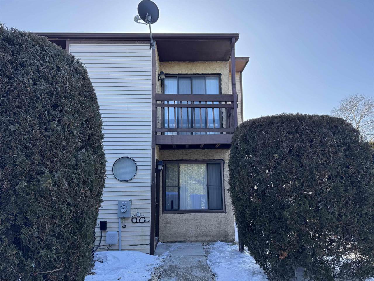 406 Newtown - Photo 1