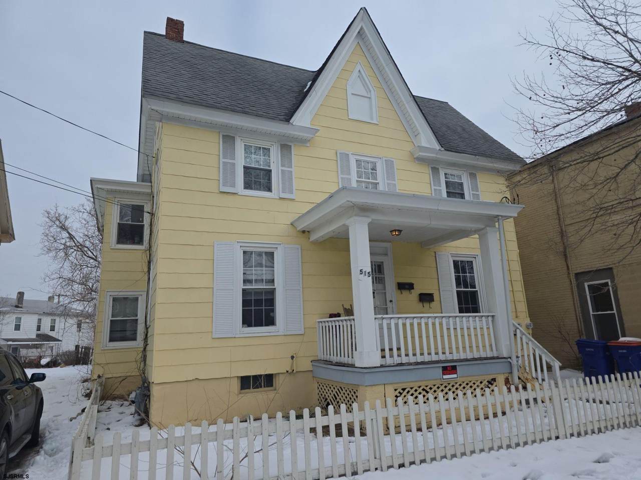 515 Columbia - Photo 1