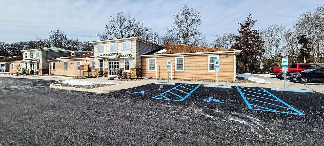 211 Bayberry Dr - Photo 1