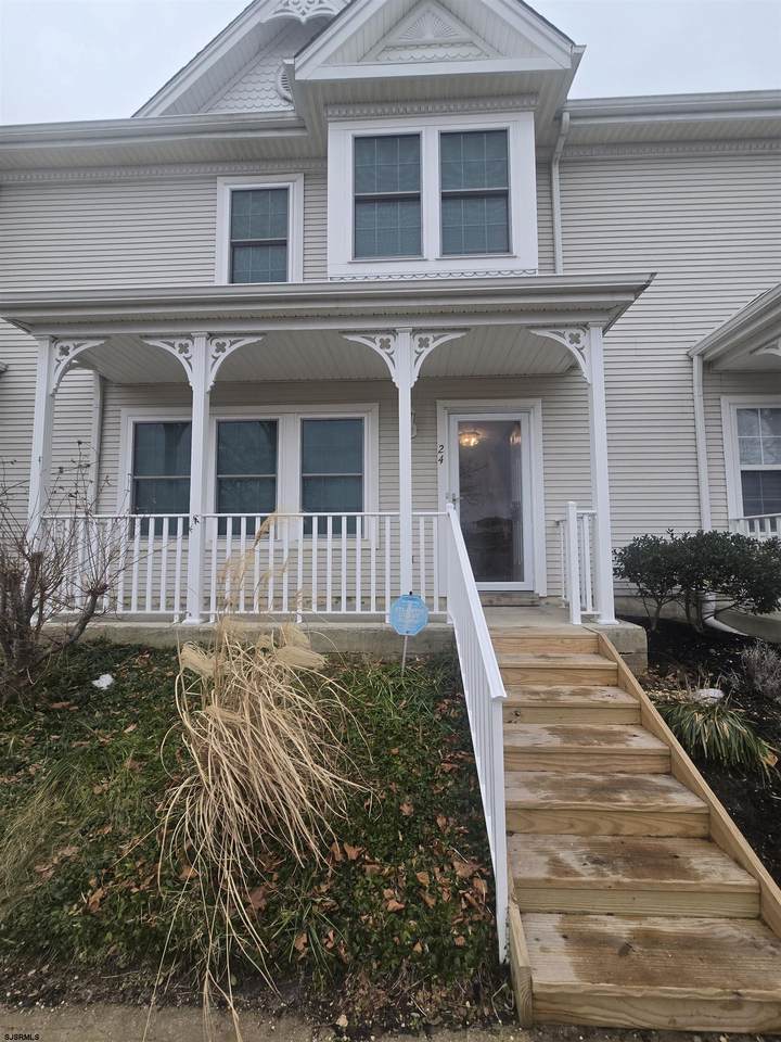 24 Lighthouse - Photo 1