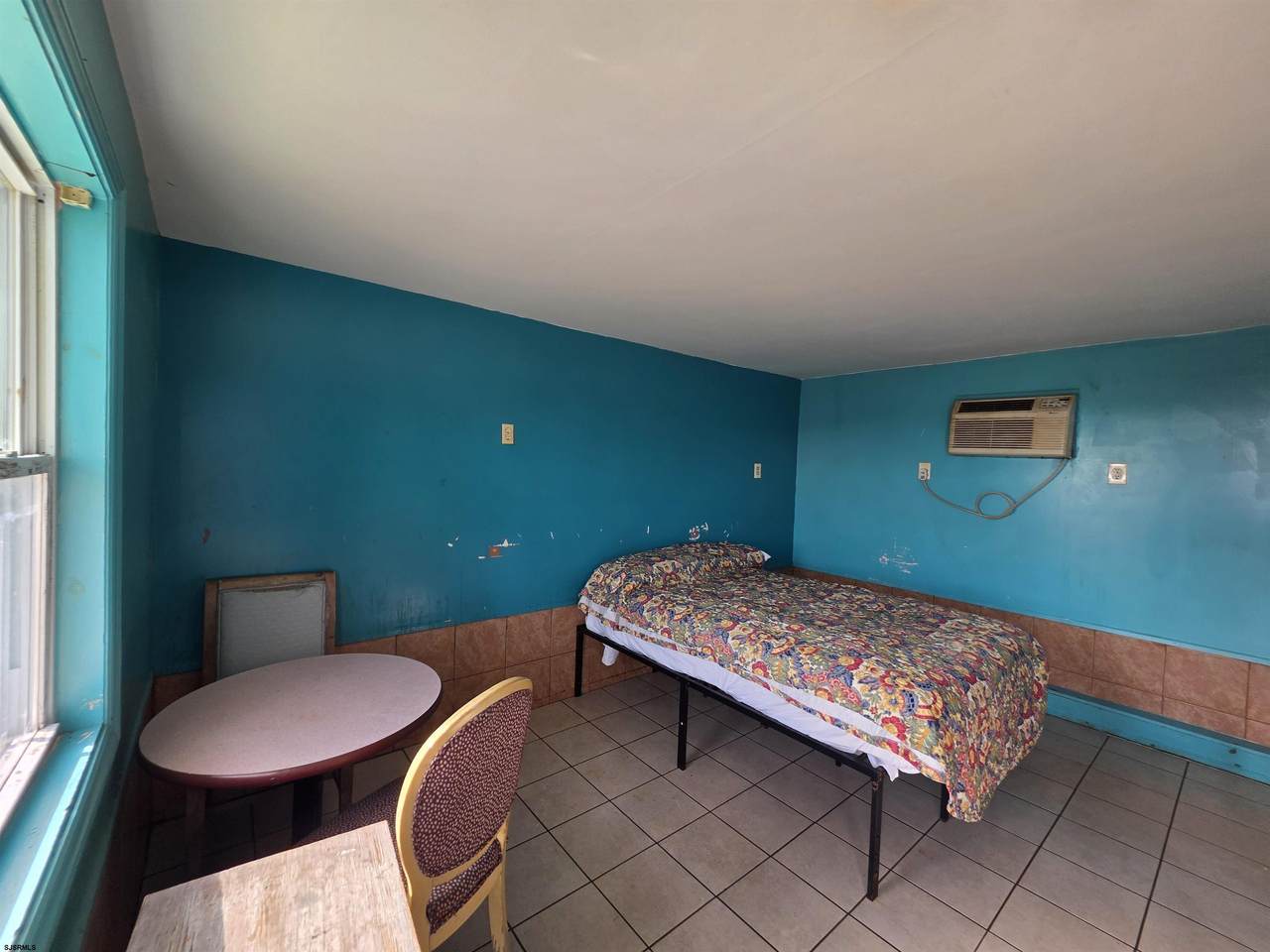 https://bt-photos.global.ssl.fastly.net/sjersey/1280_boomver_1_605533-2.jpg
