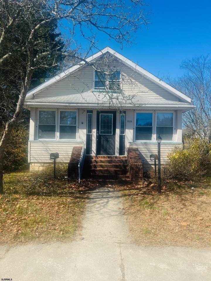 1529 Franklin Blvd - Photo 1