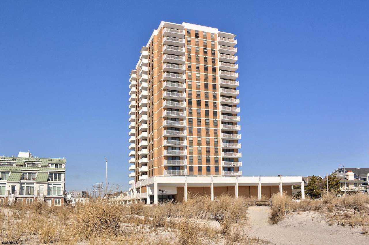 5200 Boardwalk - Photo 1