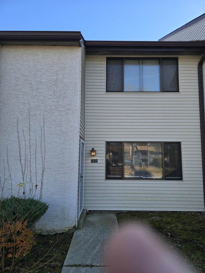 2529 Cottonwood Ct - Photo 1