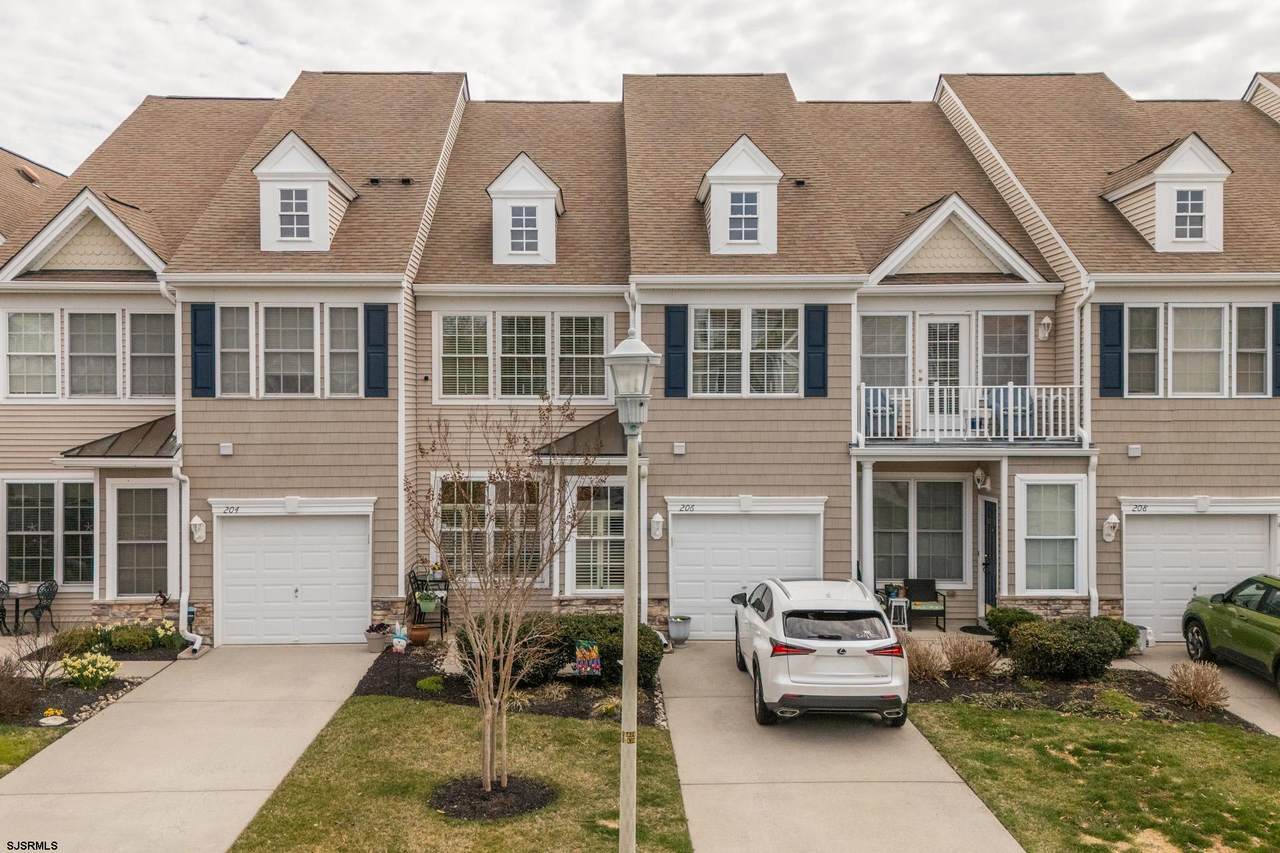 206 Springdale - Photo 1