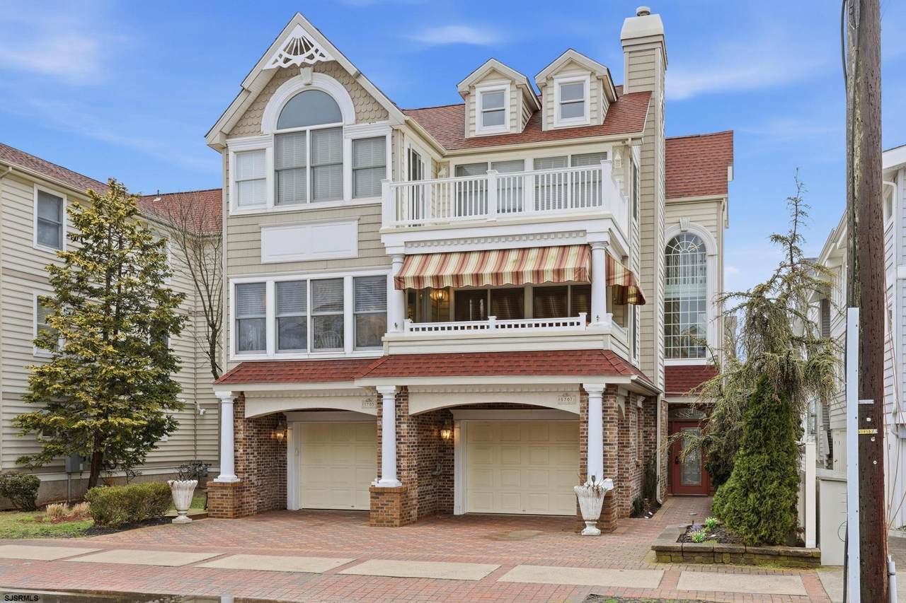 1705 Wesley Avenue - Photo 1