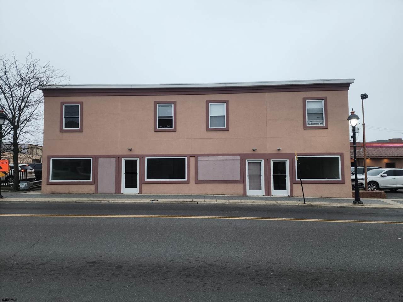 118-124 Main - Photo 1