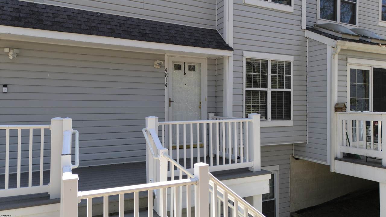 4814 Hawthorne - Photo 1