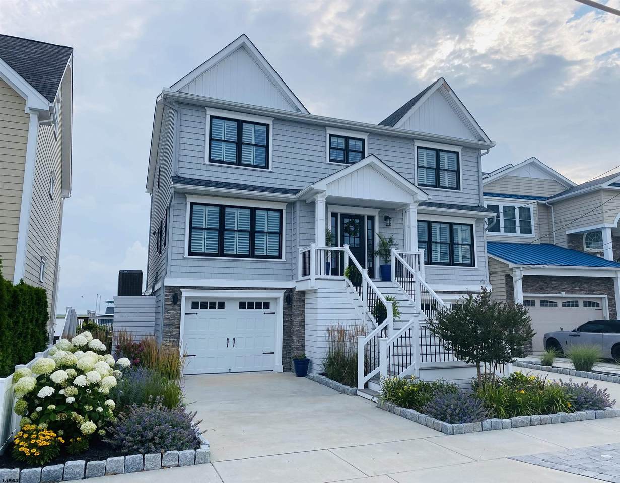 726 Shore Dr - Photo 1