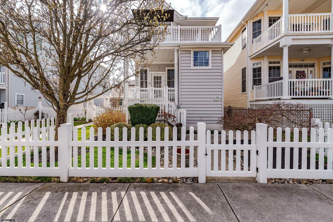 921 Bay - Photo 1