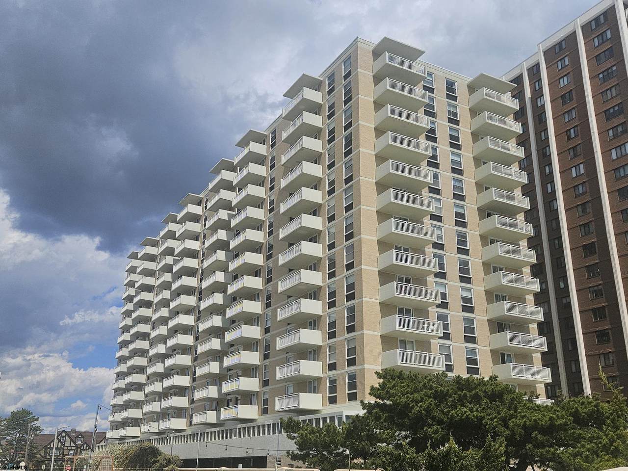 101 Plaza - Photo 1
