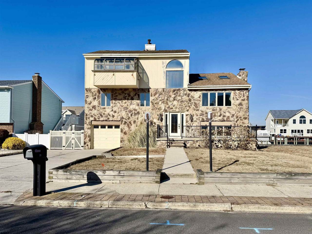 31 Seaview - Photo 1
