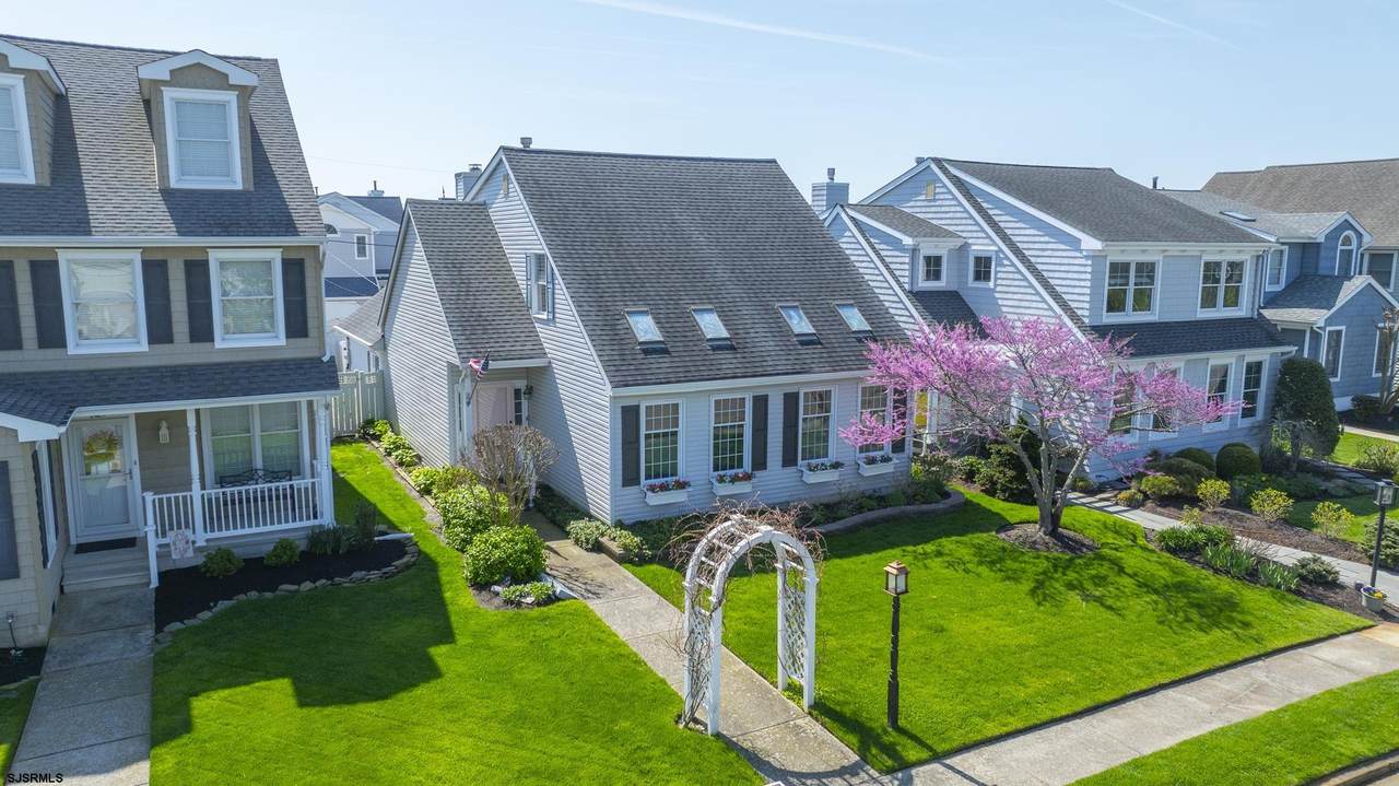 2429 Simpson - Photo 1