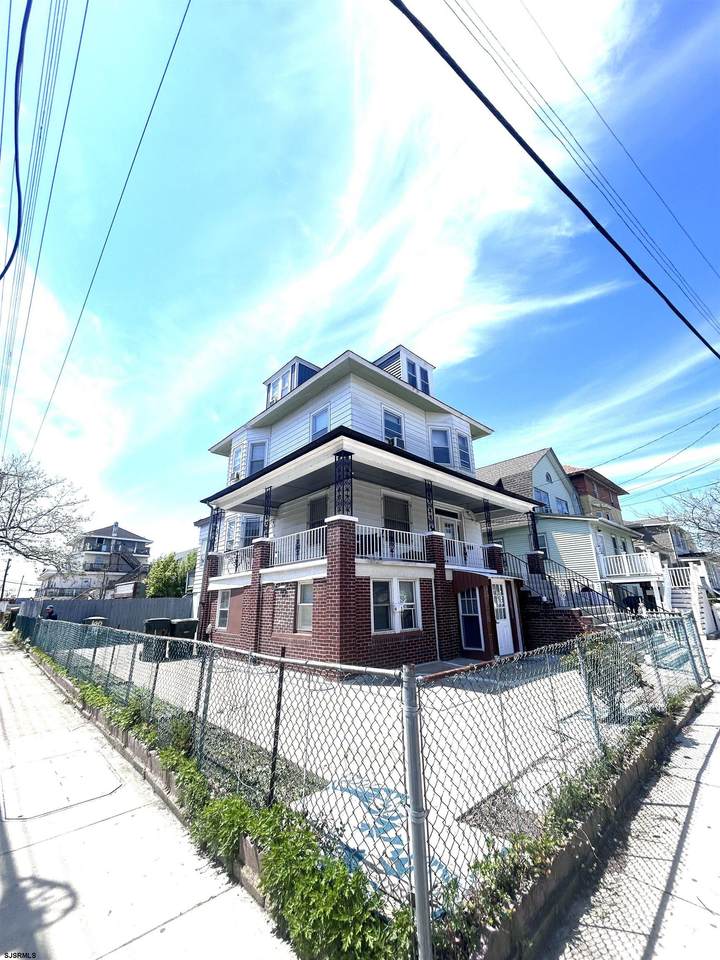 100 Chelsea - Photo 1