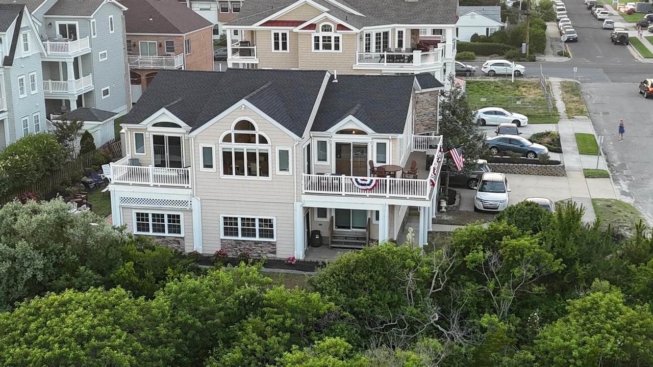 402 17th - Photo 1