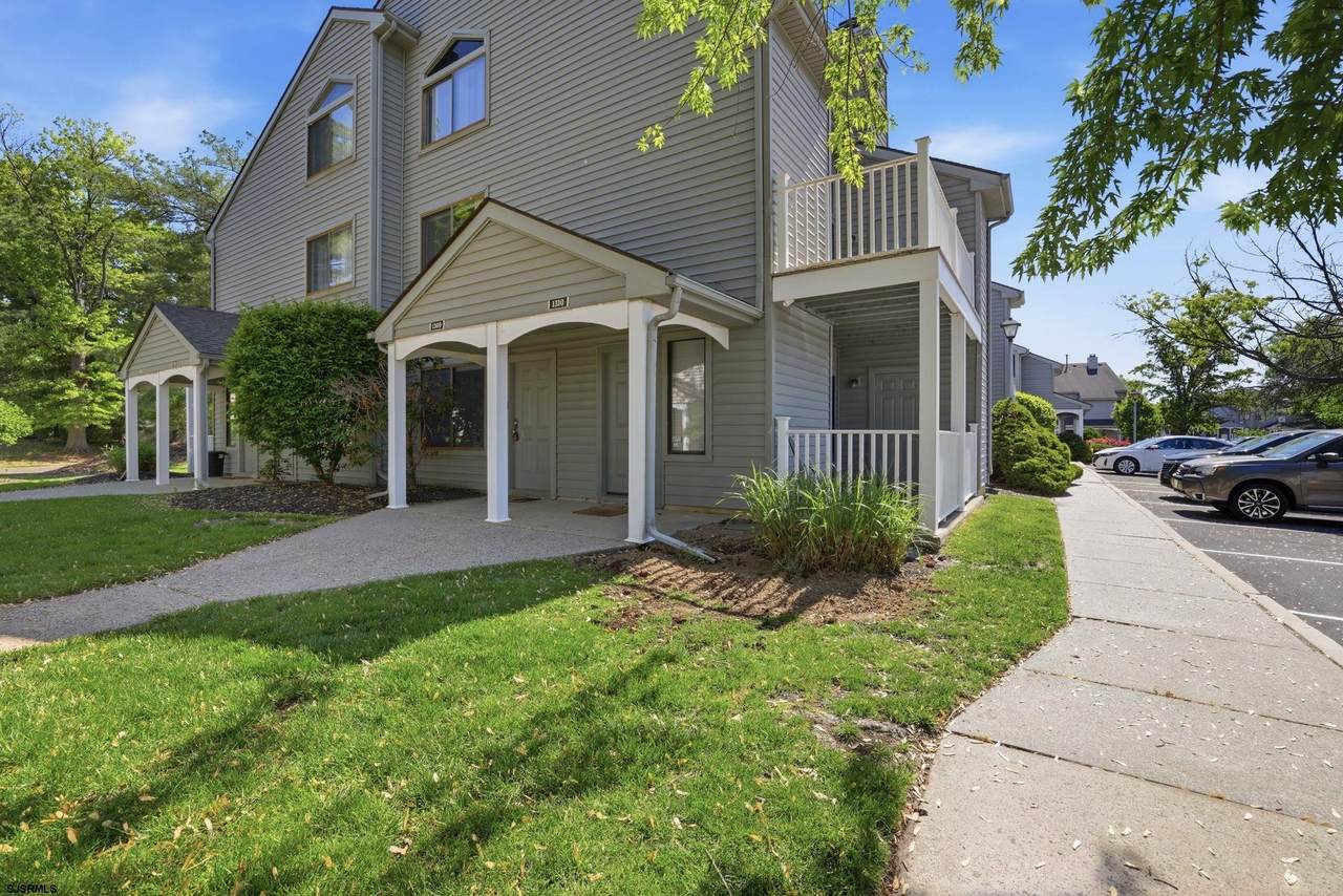 1310 Roberts - Photo 1