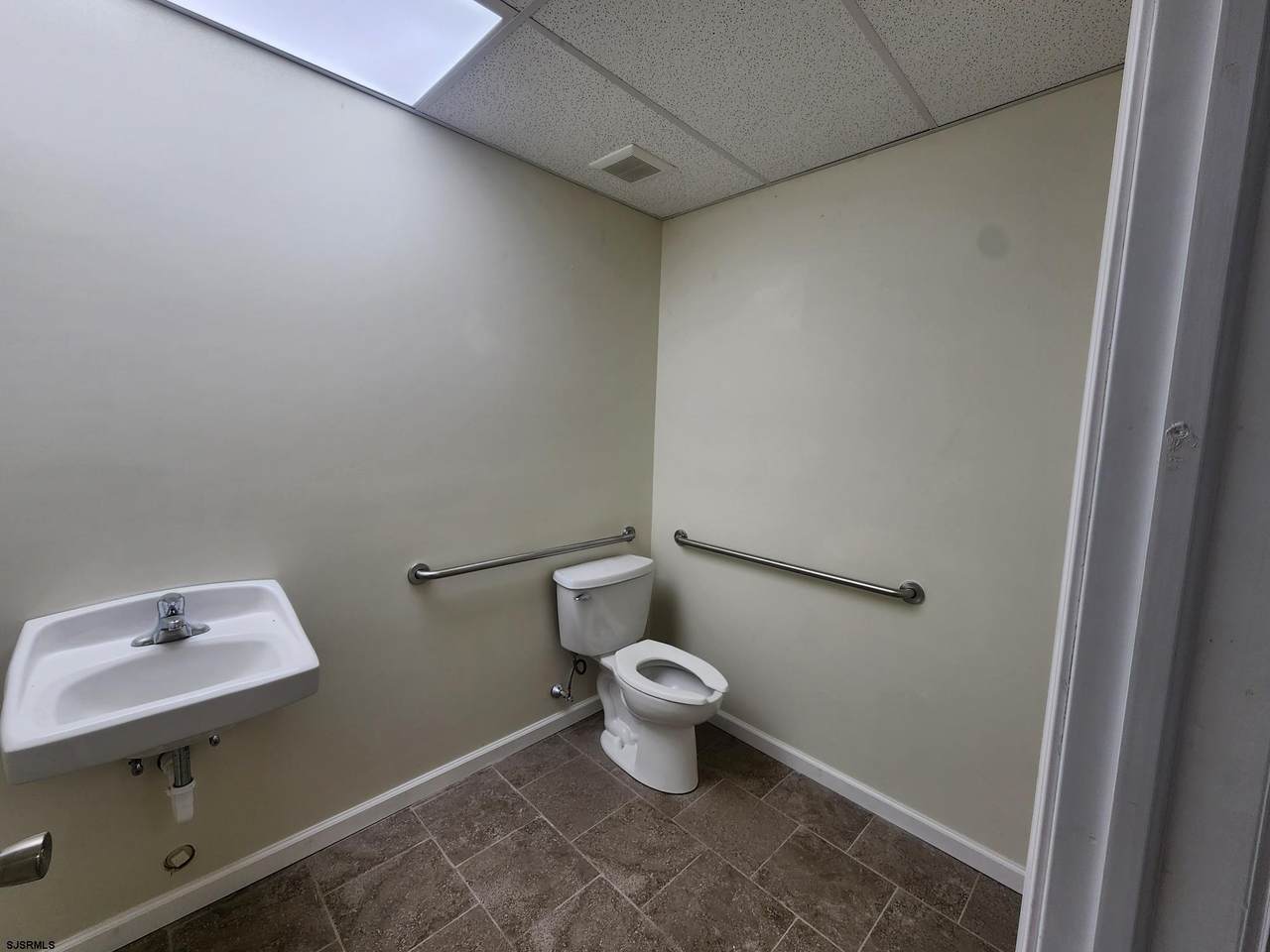 https://bt-photos.global.ssl.fastly.net/sjersey/1280_boomver_1_607630-2.jpg