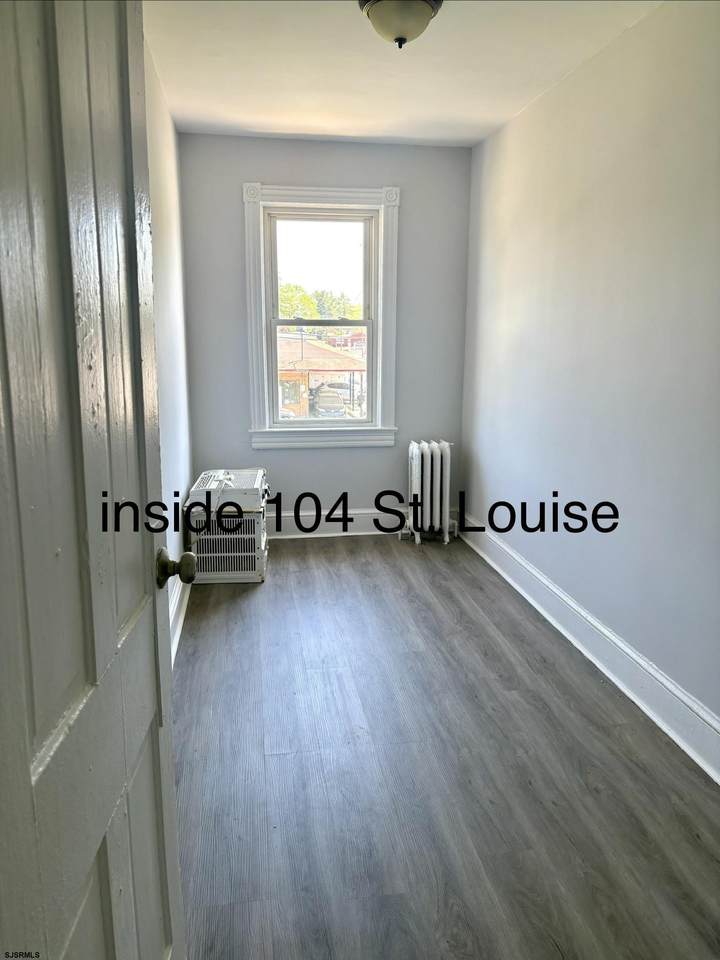 https://bt-photos.global.ssl.fastly.net/sjersey/1280_boomver_1_607718-2.jpg