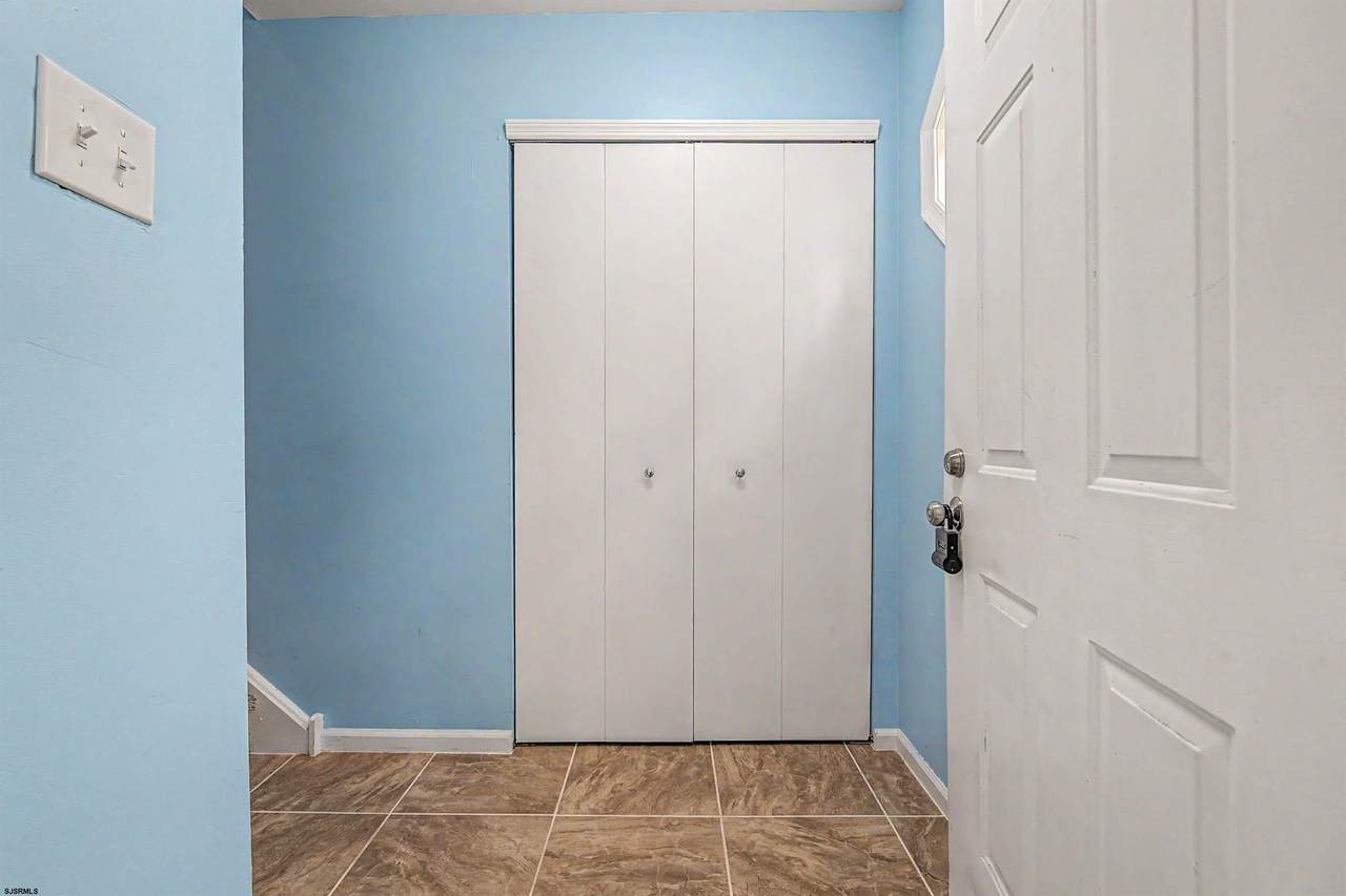 https://bt-photos.global.ssl.fastly.net/sjersey/1280_boomver_1_607909-2.jpg