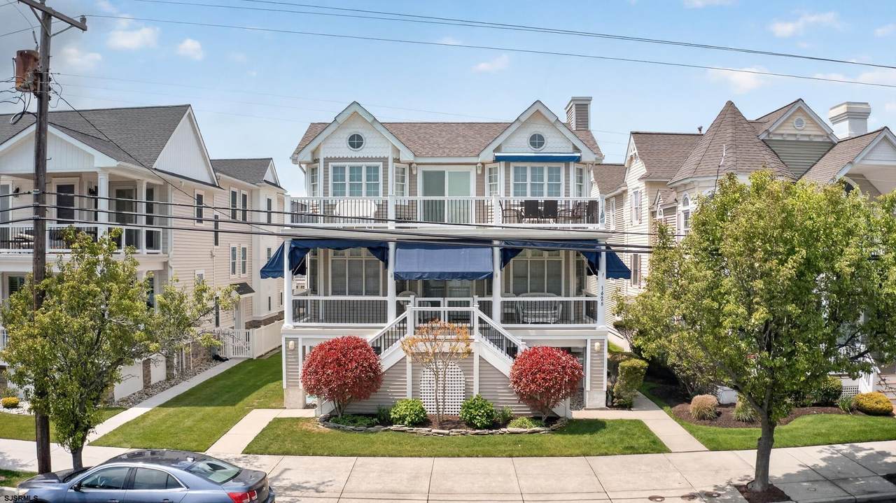1430 Wesley - Photo 1