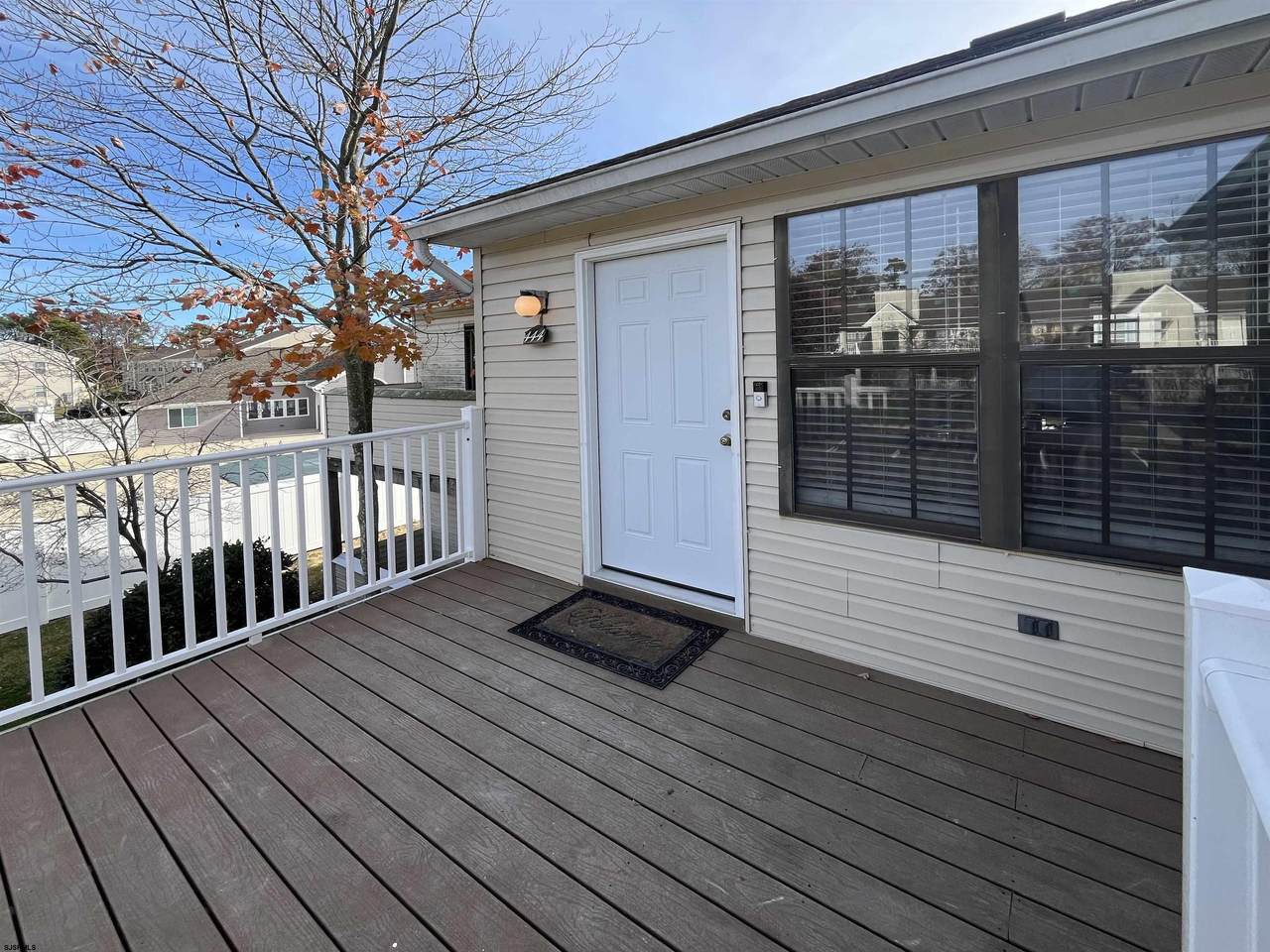 444 London Court II - Photo 1