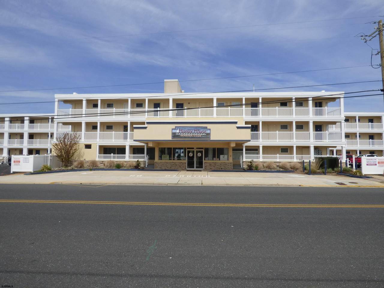 200 Bay - Photo 1