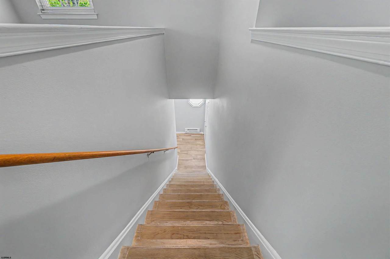 https://bt-photos.global.ssl.fastly.net/sjersey/1280_boomver_1_608409-2.jpg
