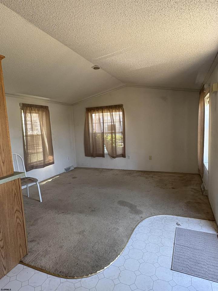 https://bt-photos.global.ssl.fastly.net/sjersey/1280_boomver_1_608523-2.jpg