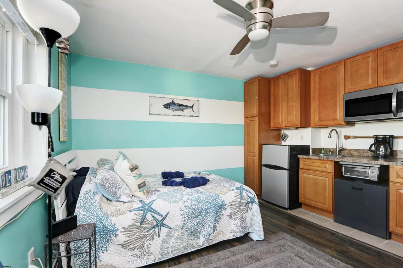 https://bt-photos.global.ssl.fastly.net/sjersey/1280_boomver_1_608560-2.jpg