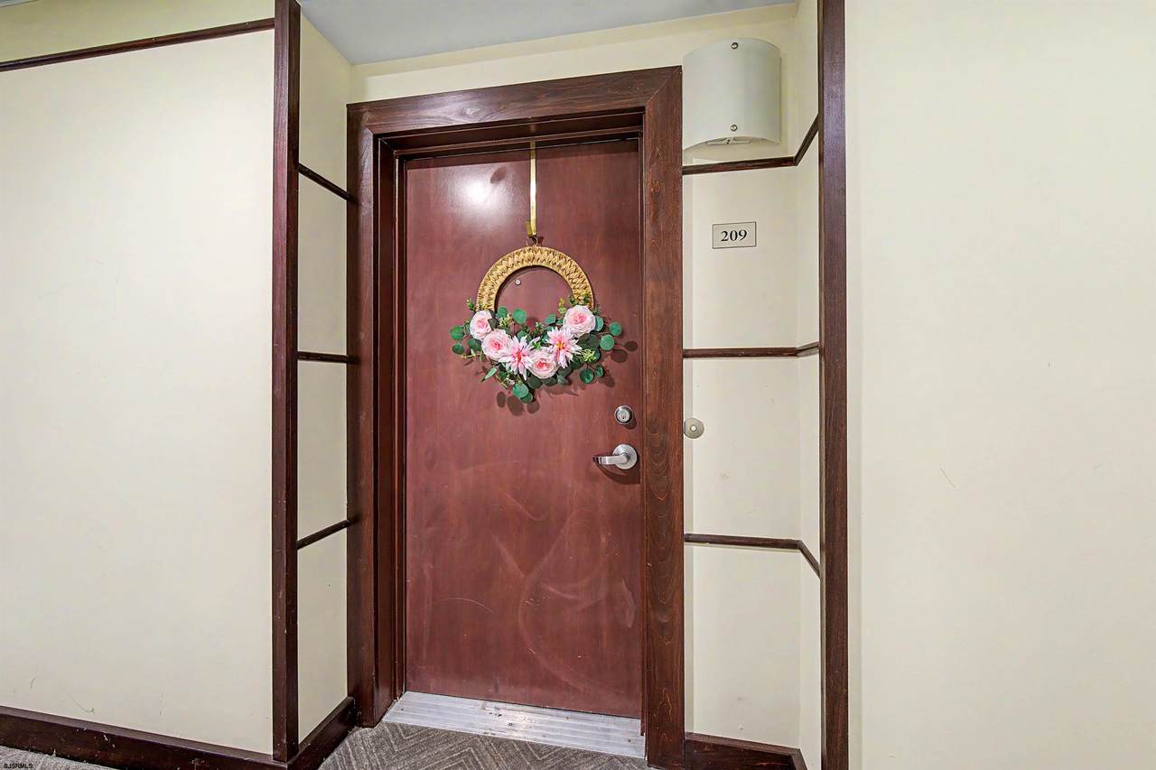 https://bt-photos.global.ssl.fastly.net/sjersey/1280_boomver_1_609287-2.jpg
